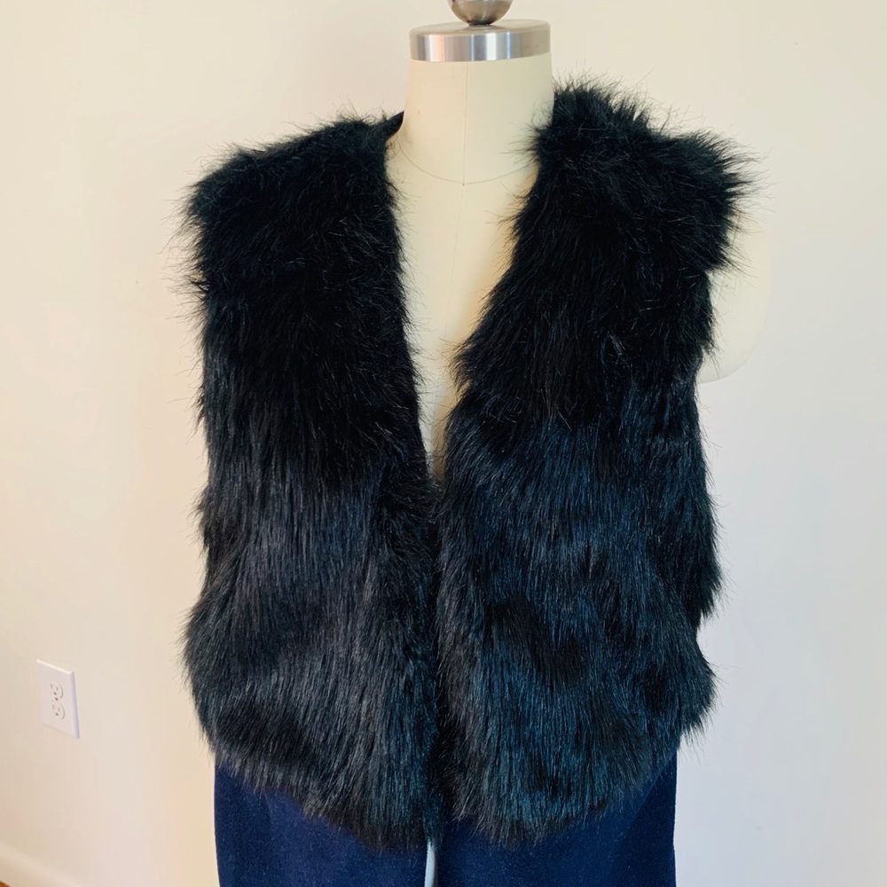 Chic Faux Fur Vest